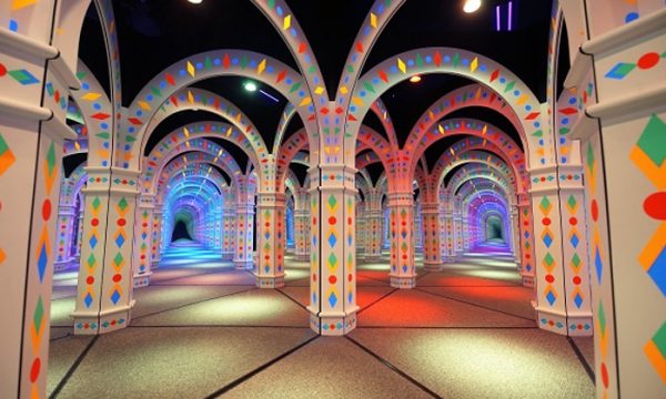 Amazing Mirror Maze at Mall of America