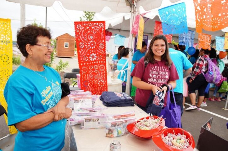 vendors at Fiesta Latina