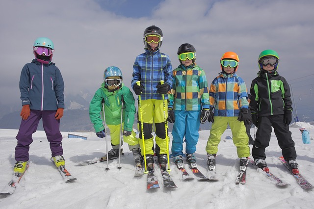 Kids Skiing