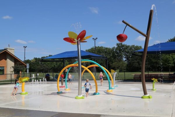 Kids Playing at Oak Hill Park Splash Pad in St. Louis Park Minnesota