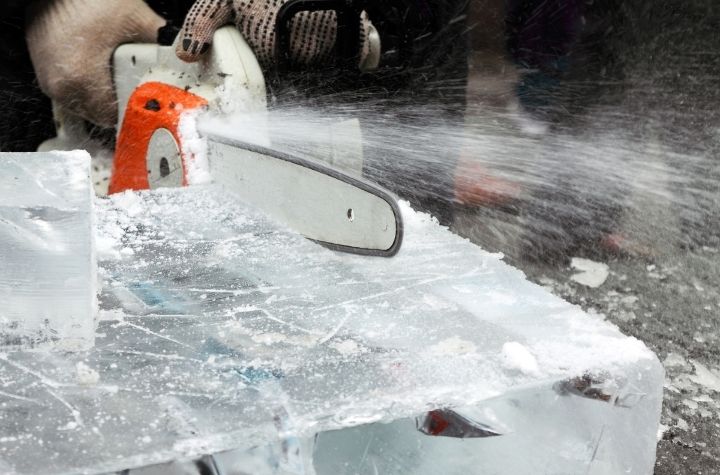 ice sculpture with chainsaw