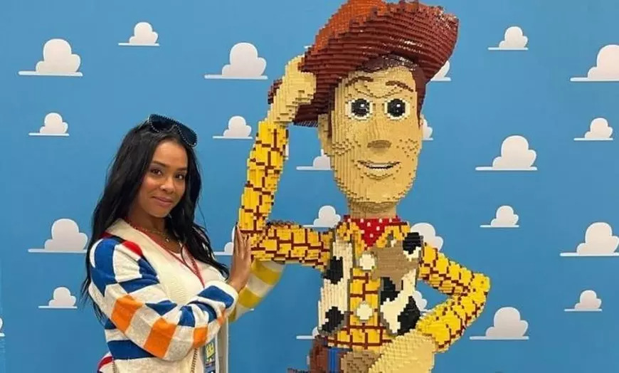 Brick-Fest-Live-woman-with-LEGO-Woody-from-Toy-Story