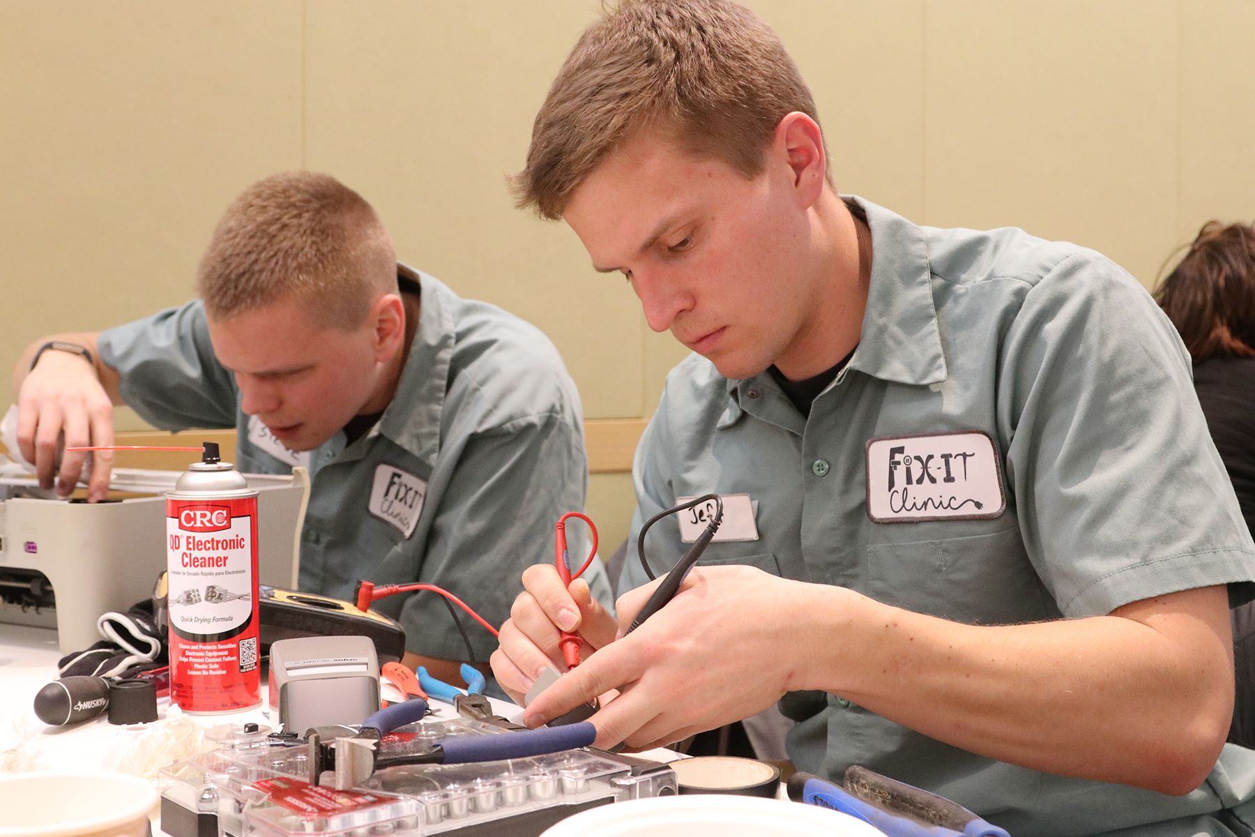 Dakota County Fix It Clinic Electronic Repair.