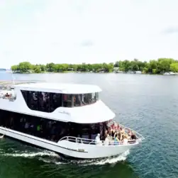 Paradise Charter Cruises Minnetonka.