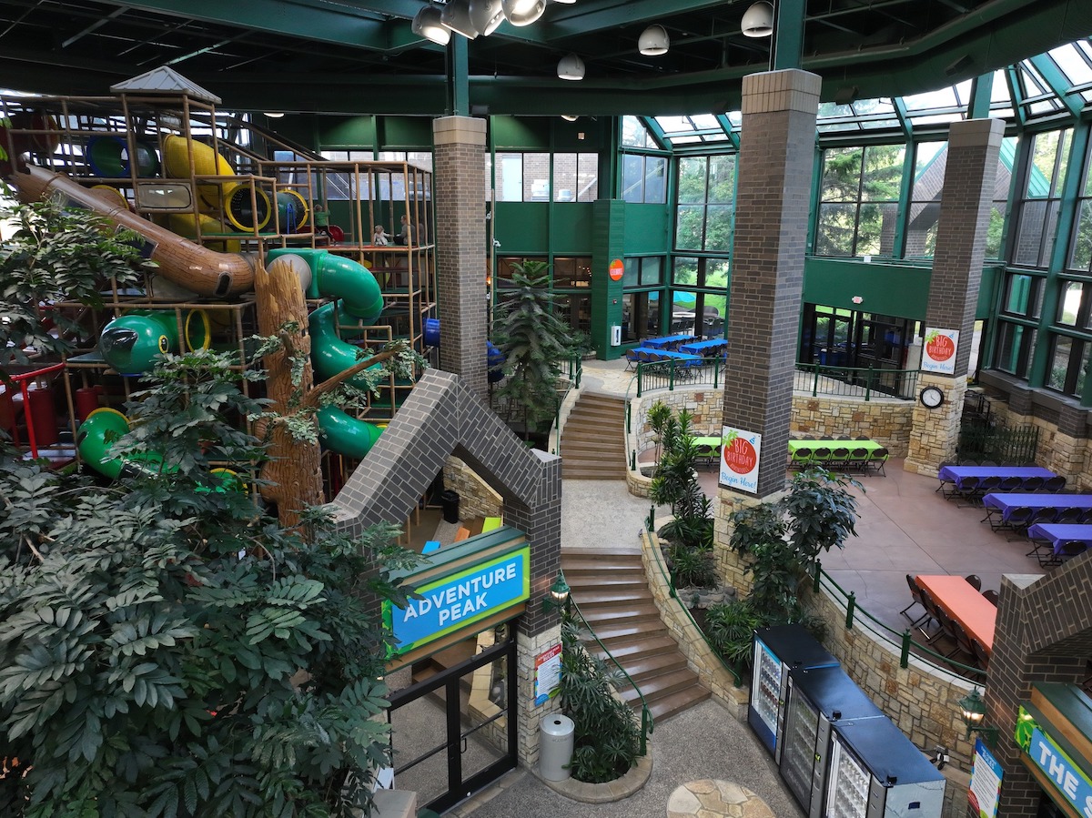 Overview picture of the indoor playground at Edinborough Park. 