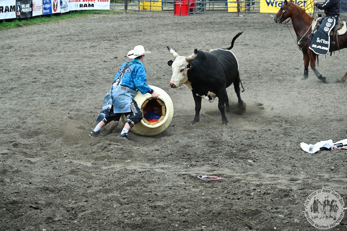 Defeat of Jesse James Days in Northfield Thrifty Minnesota