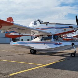 Mora Fly In Plane.