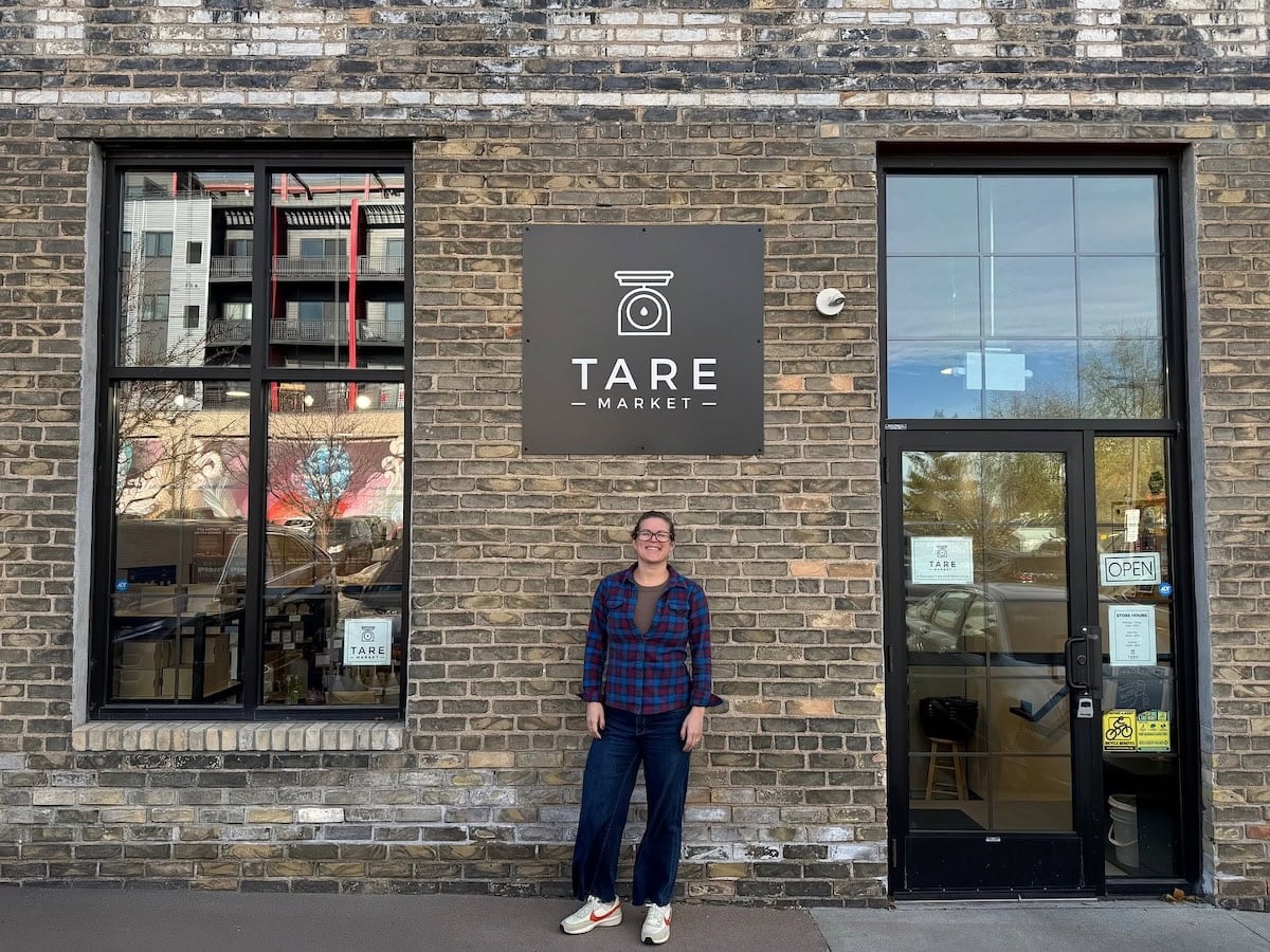 Outside of building at Tare Market.