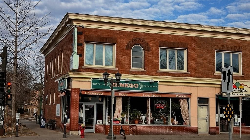 Outside of Gingko Coffeehouse.