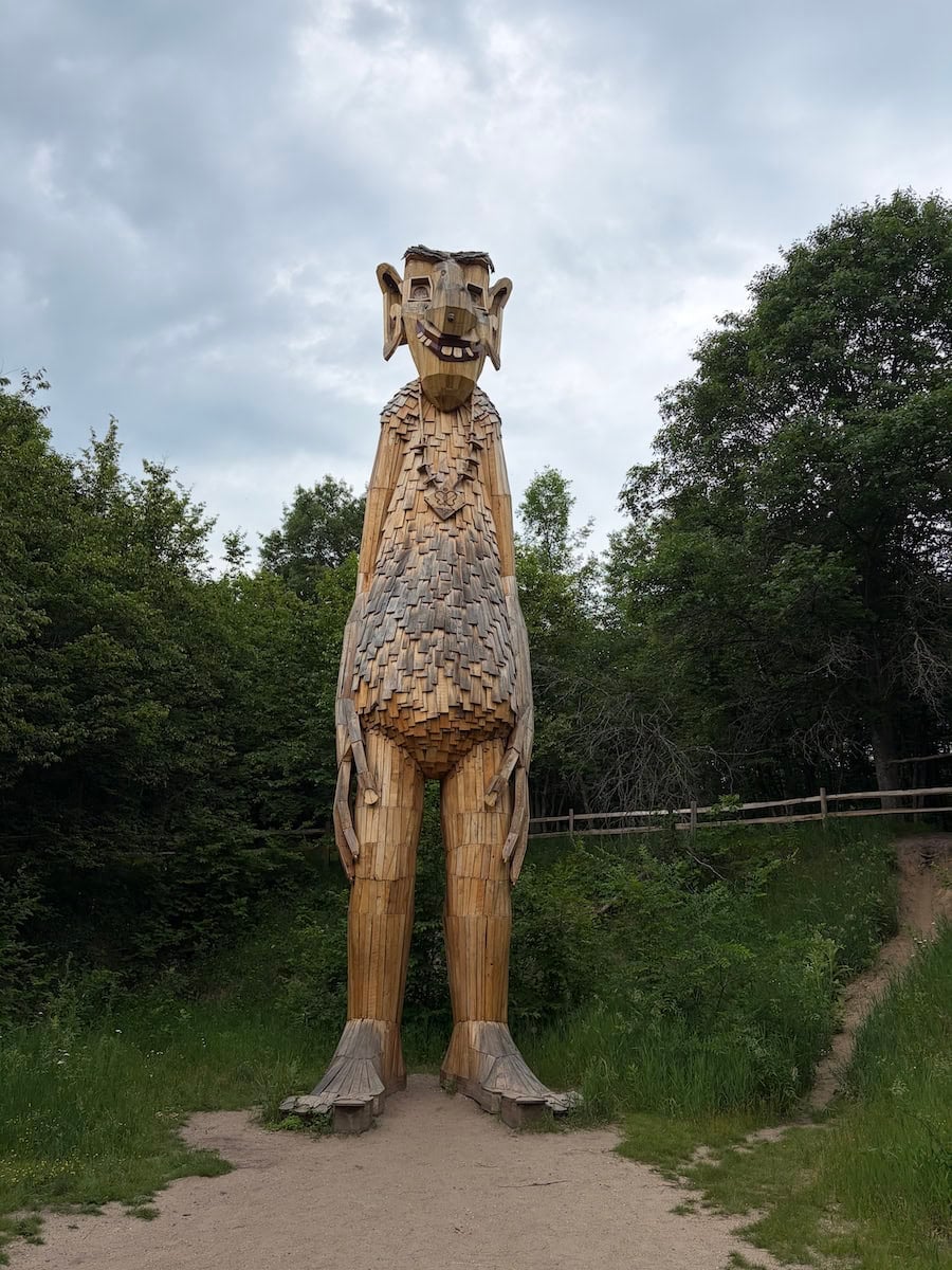Long Lief troll.